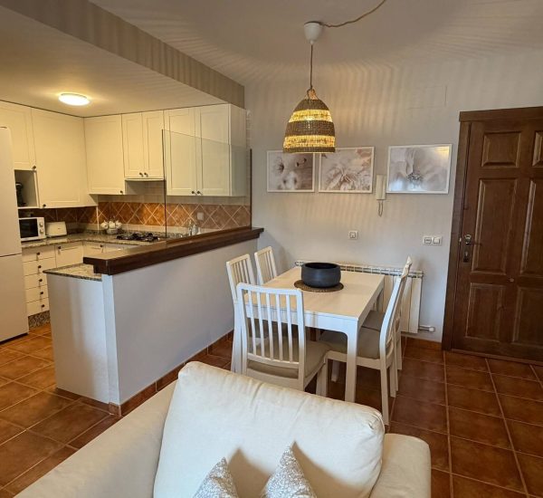 apartamento-sol-y-nieve-mora-de-rubielos-cocina