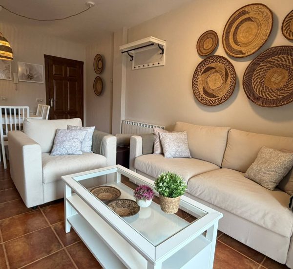 apartamento-sol-y-nieve-mora-de-rubielos-salon-1